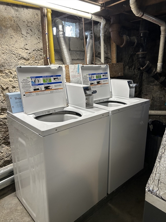 913 Bedford St, Fall River