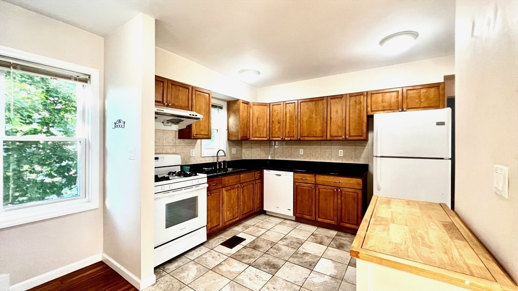 16 Miller Stile Rd, Quincy Center