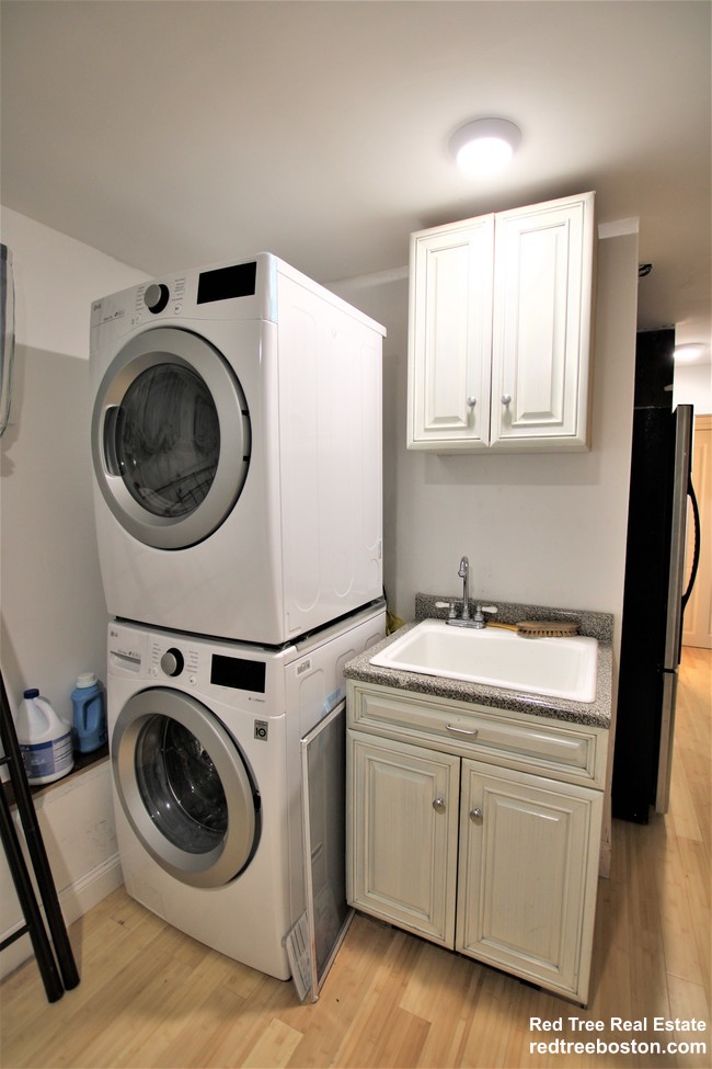 18 Holton St, Allston