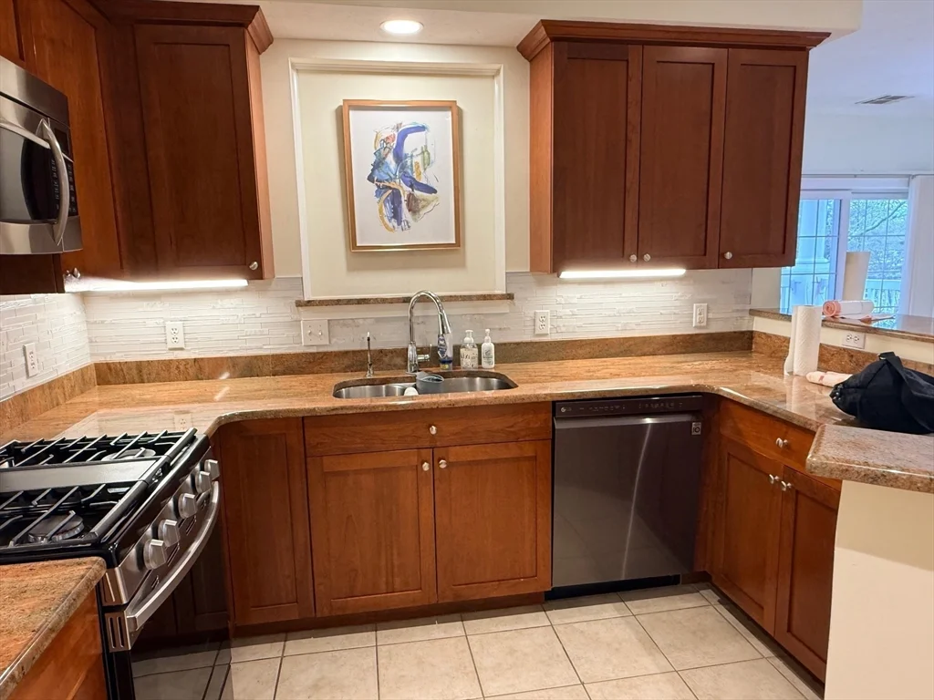 2000 Davenport Ave, Canton