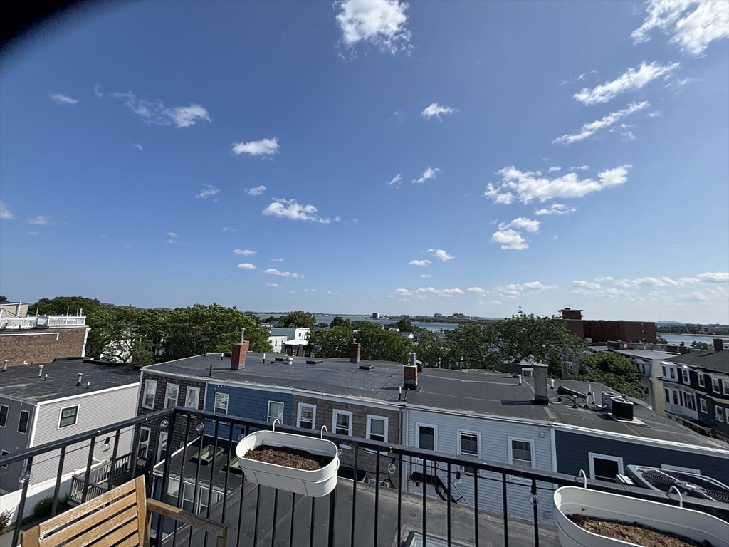 160 1/2 H St, South Boston