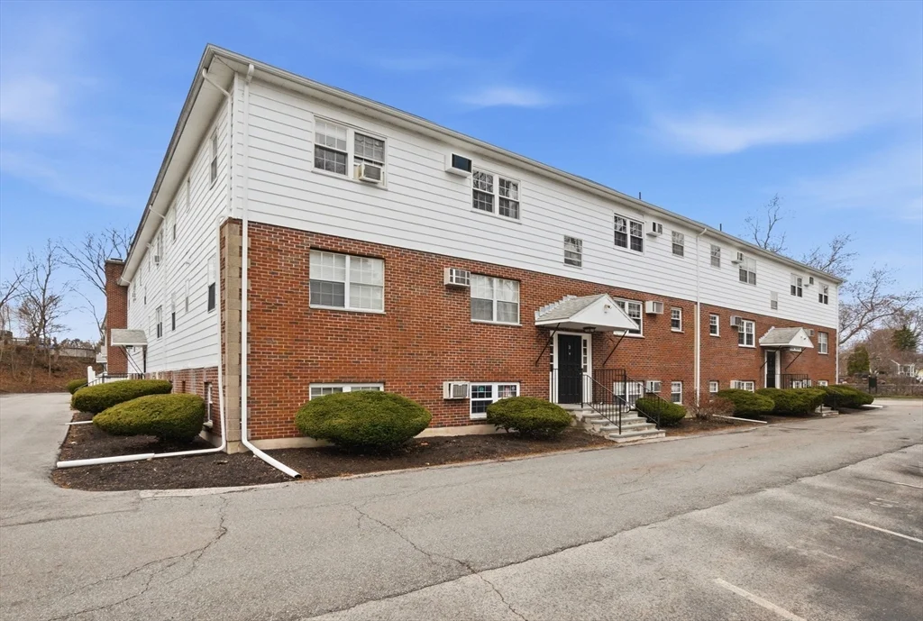6 Venice St, Danvers