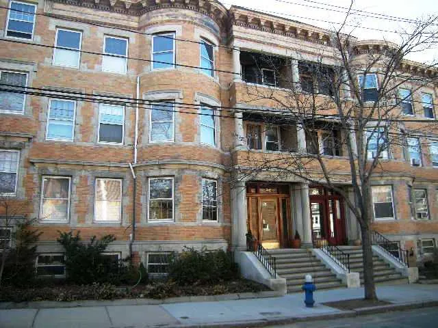 94 Naples Rd, North Brookline
