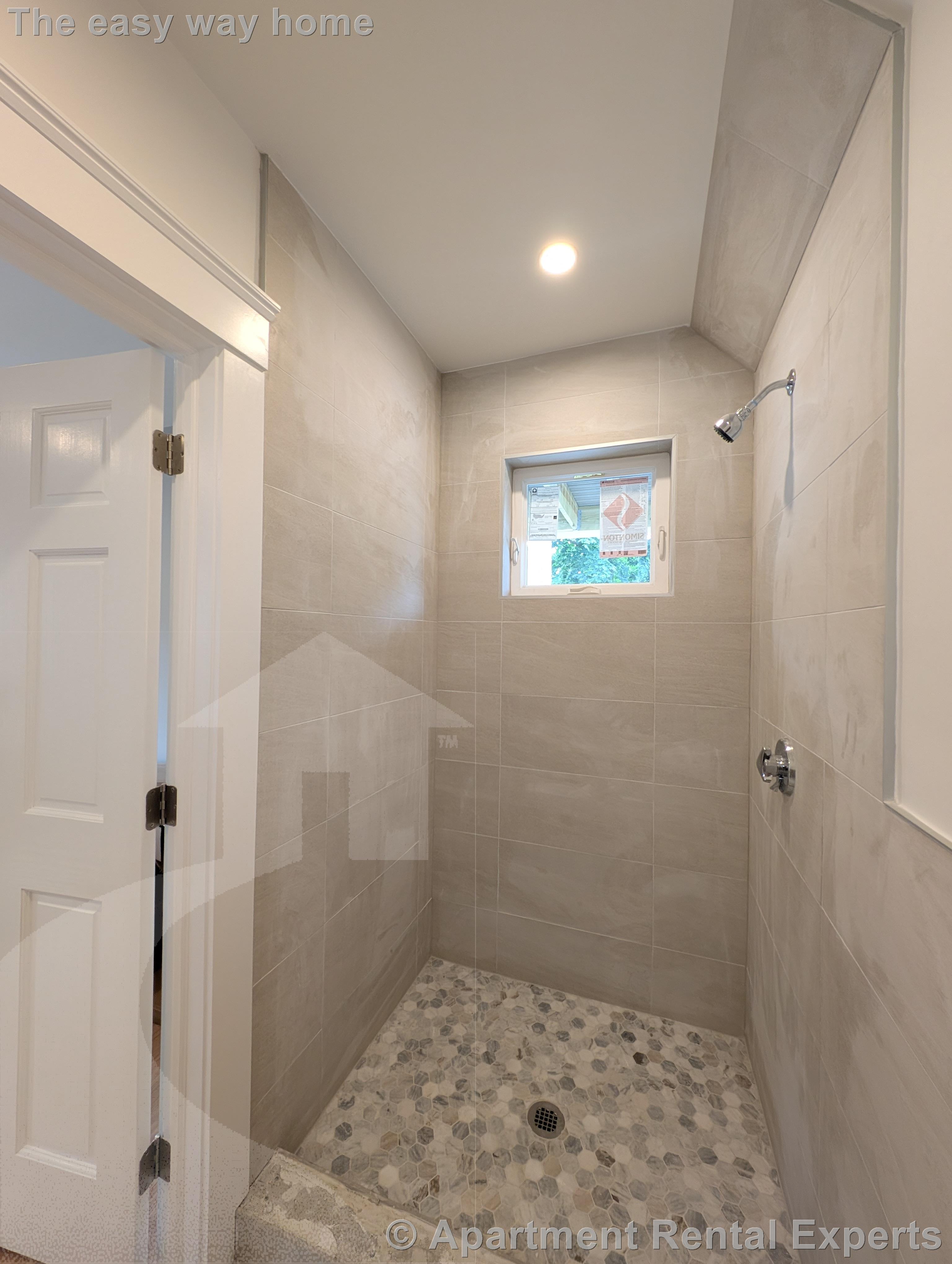 86 Orchard St, Tufts