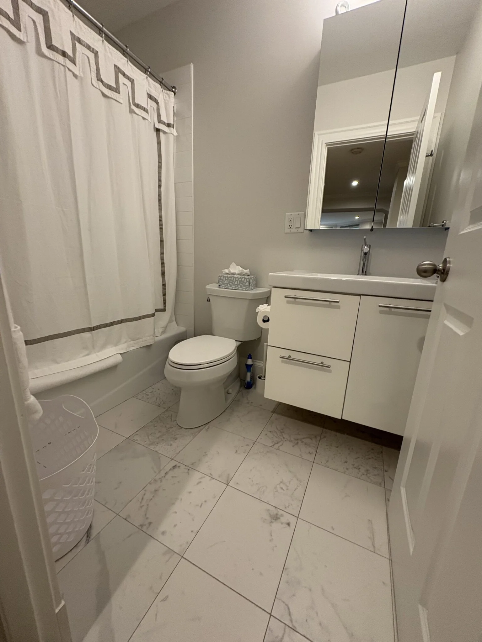 873 Beacon St, Fenway