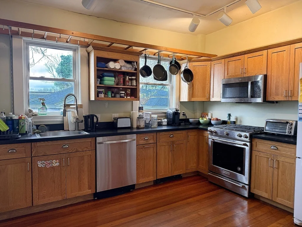 70 Perry St, Coolidge Corner