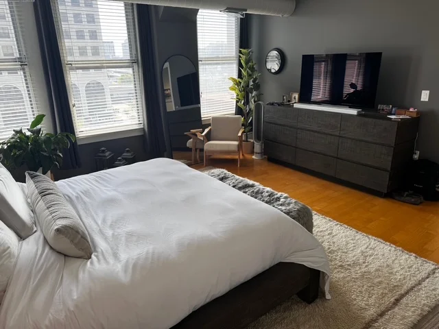 210 South St, Leather District