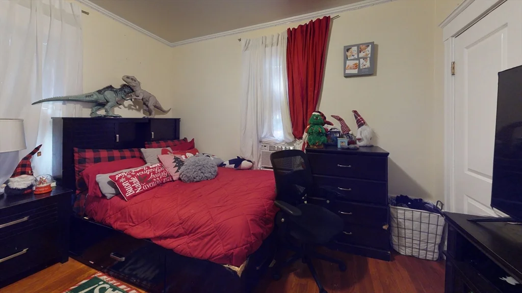 14 Davison, Hyde Park