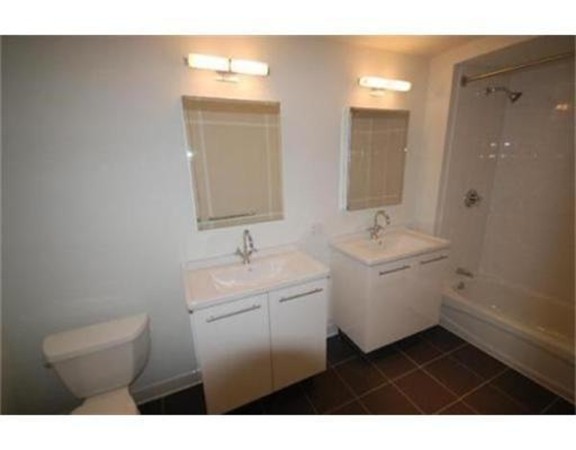 2 Earhart, East Cambridge