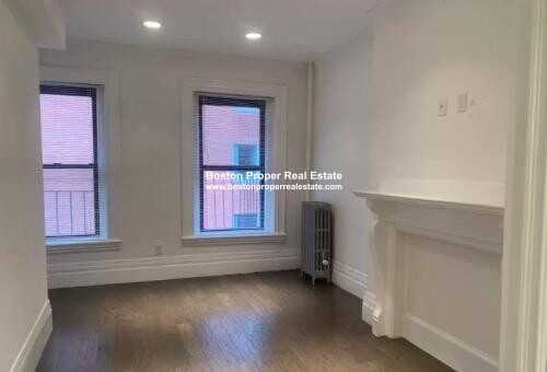 270 Newbury St, Back Bay