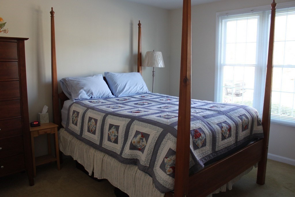 7 Deer Run Dr, Shrewsbury