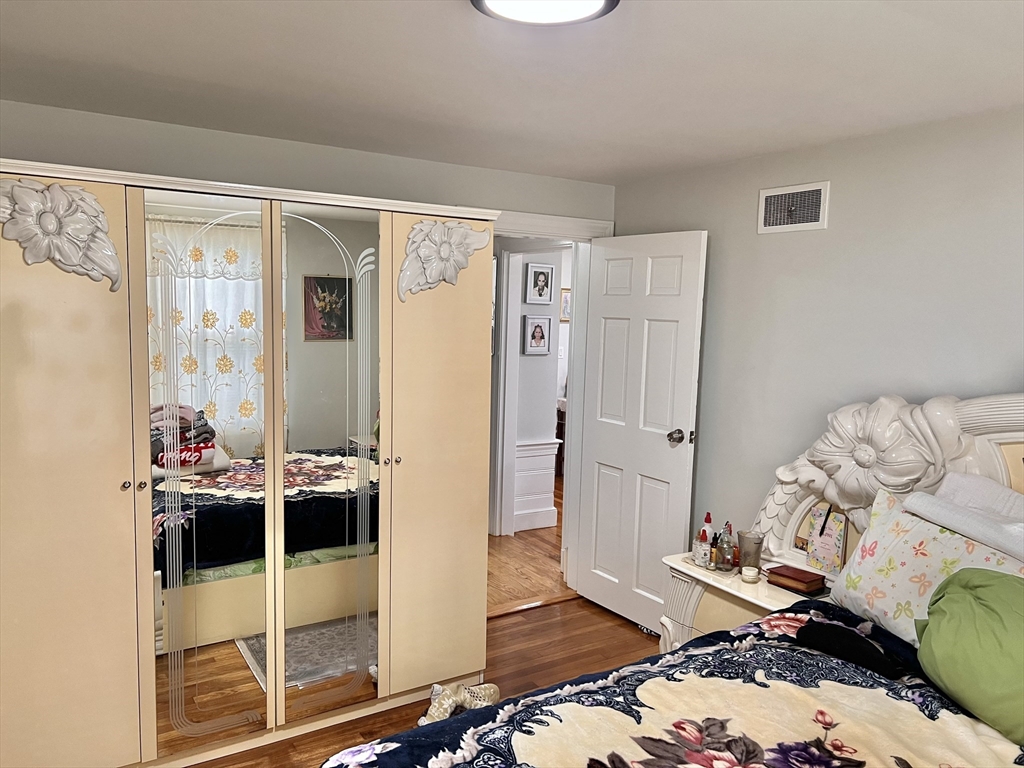 470 Pleasant St, Canton