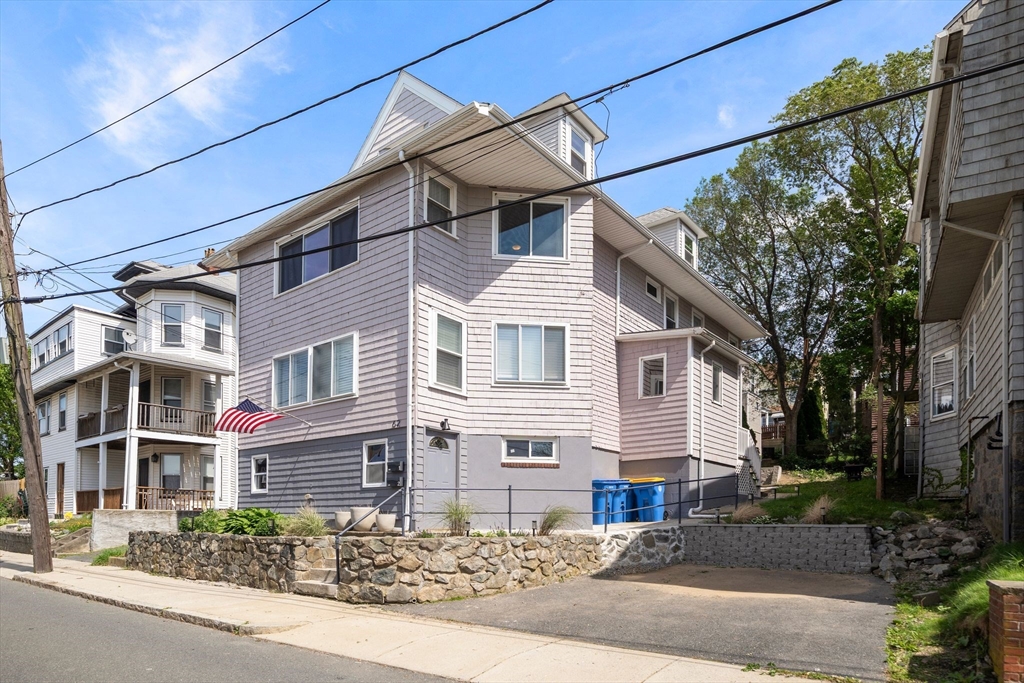 62 Park Ave, Winthrop