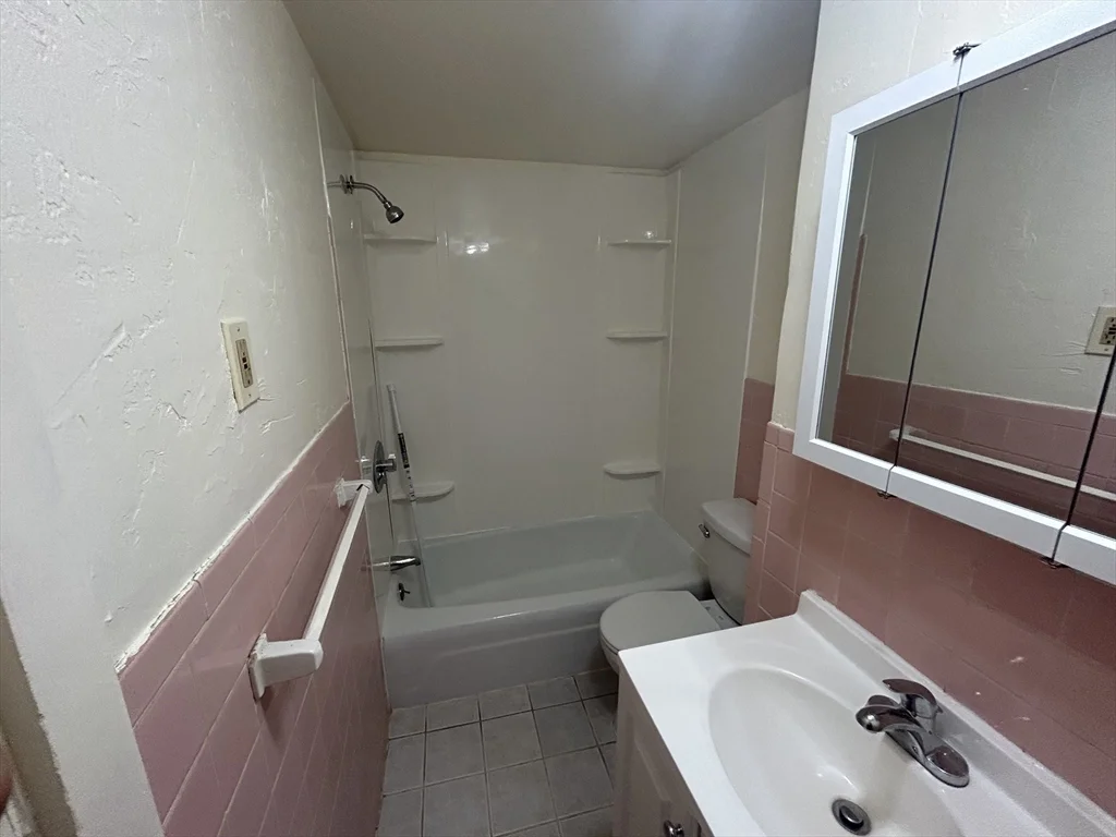 198 Clifton St, Malden