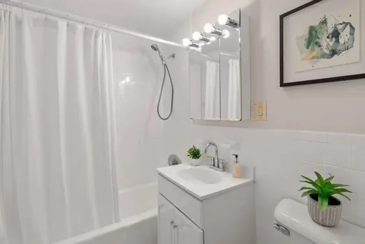 32 Whites Ave, Watertown