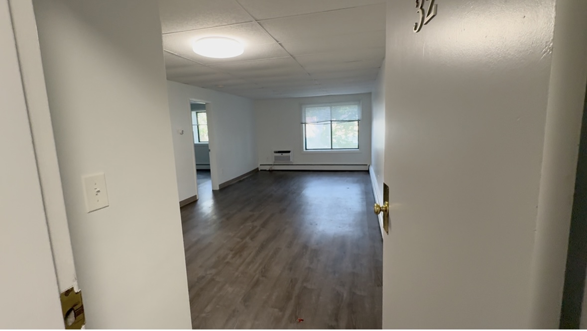 24 Hamilton St, Saugus