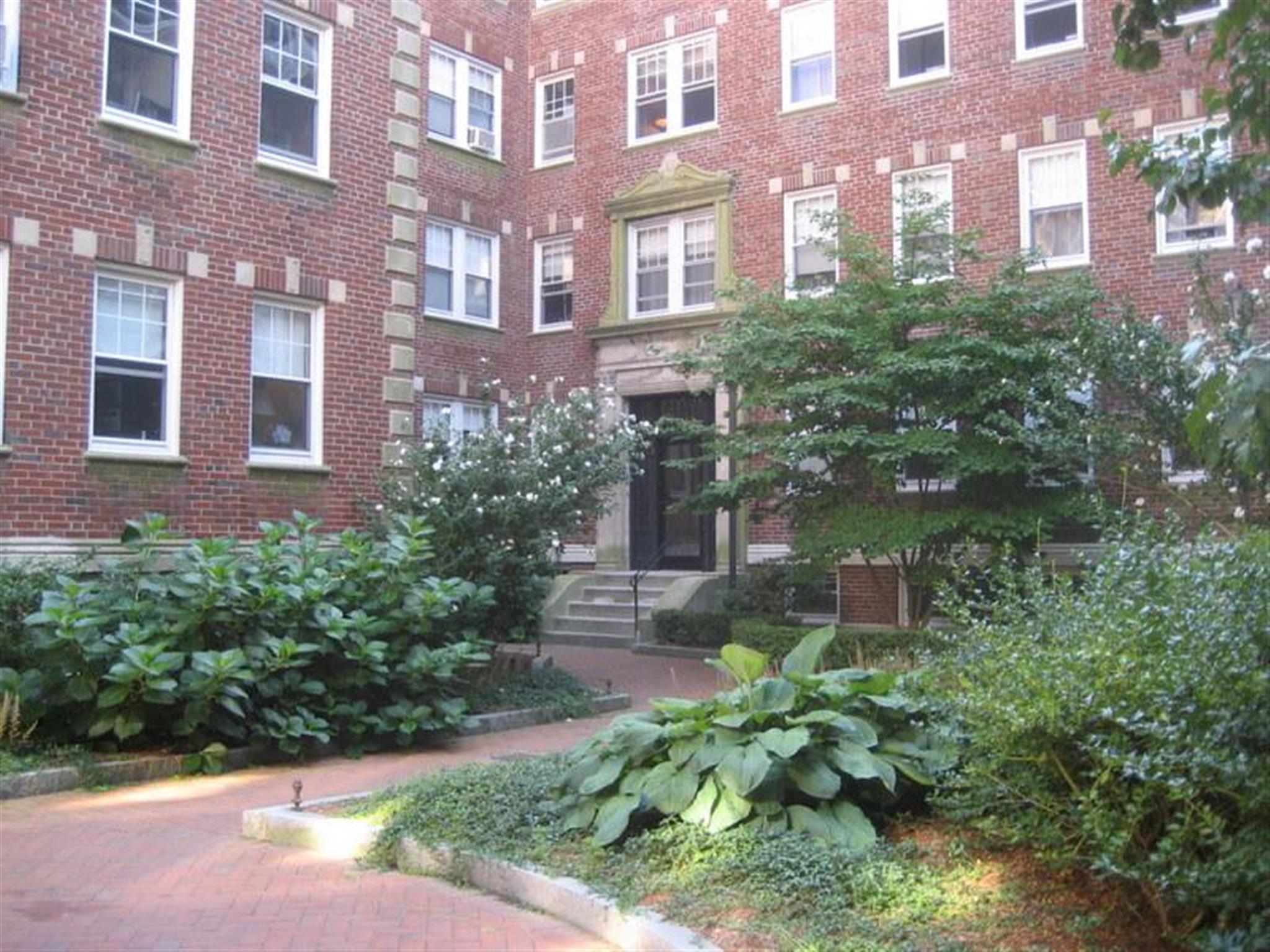 1 bed, 1 bath apartment for rent at 24 Chauncy, Harvard Square — photo 8 of 9