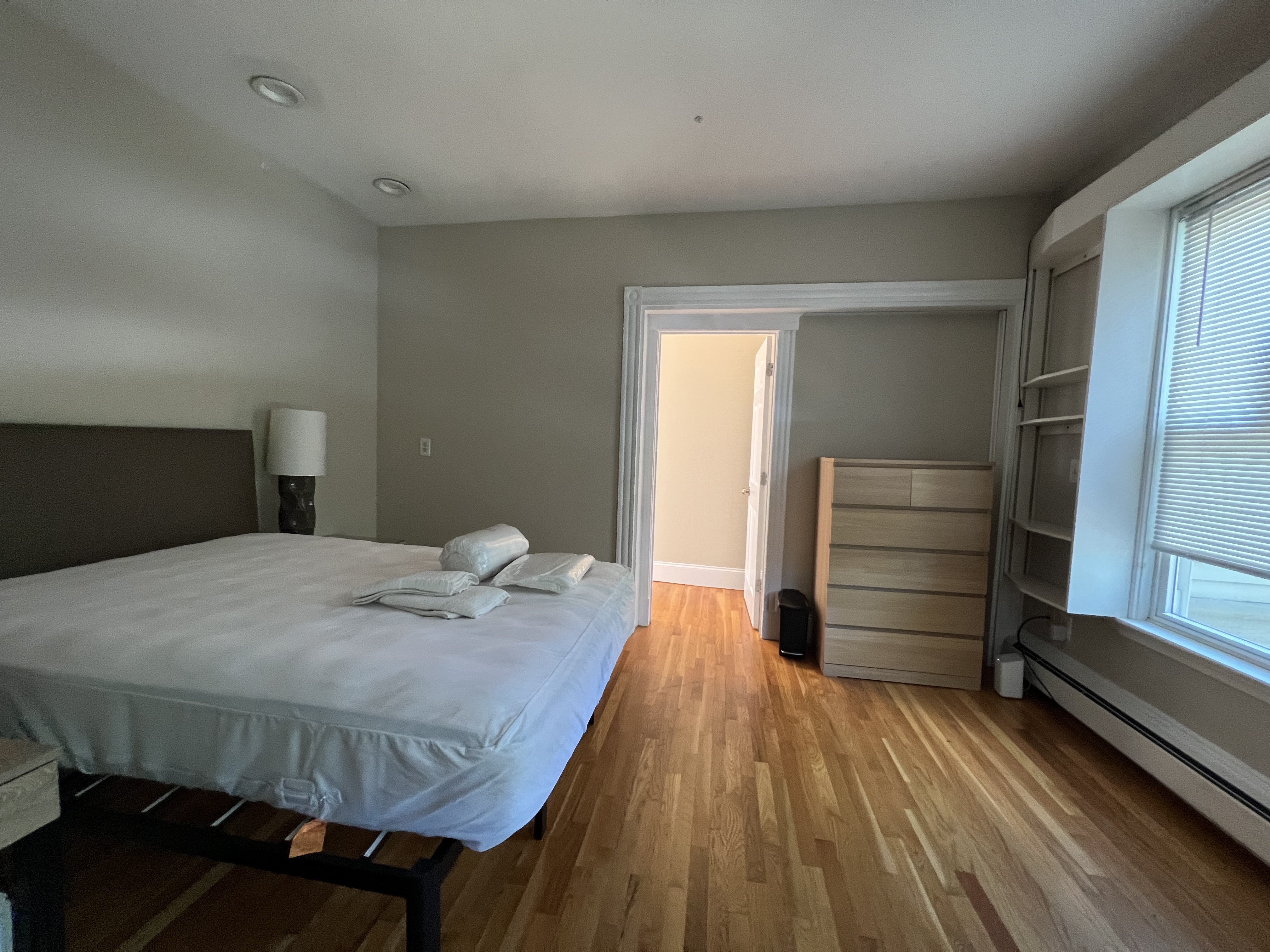 8+ bed, 3.5 bath apartment for rent at 1000 Memorial Dr Unit 2, Harvard Square — photo 2 of 17