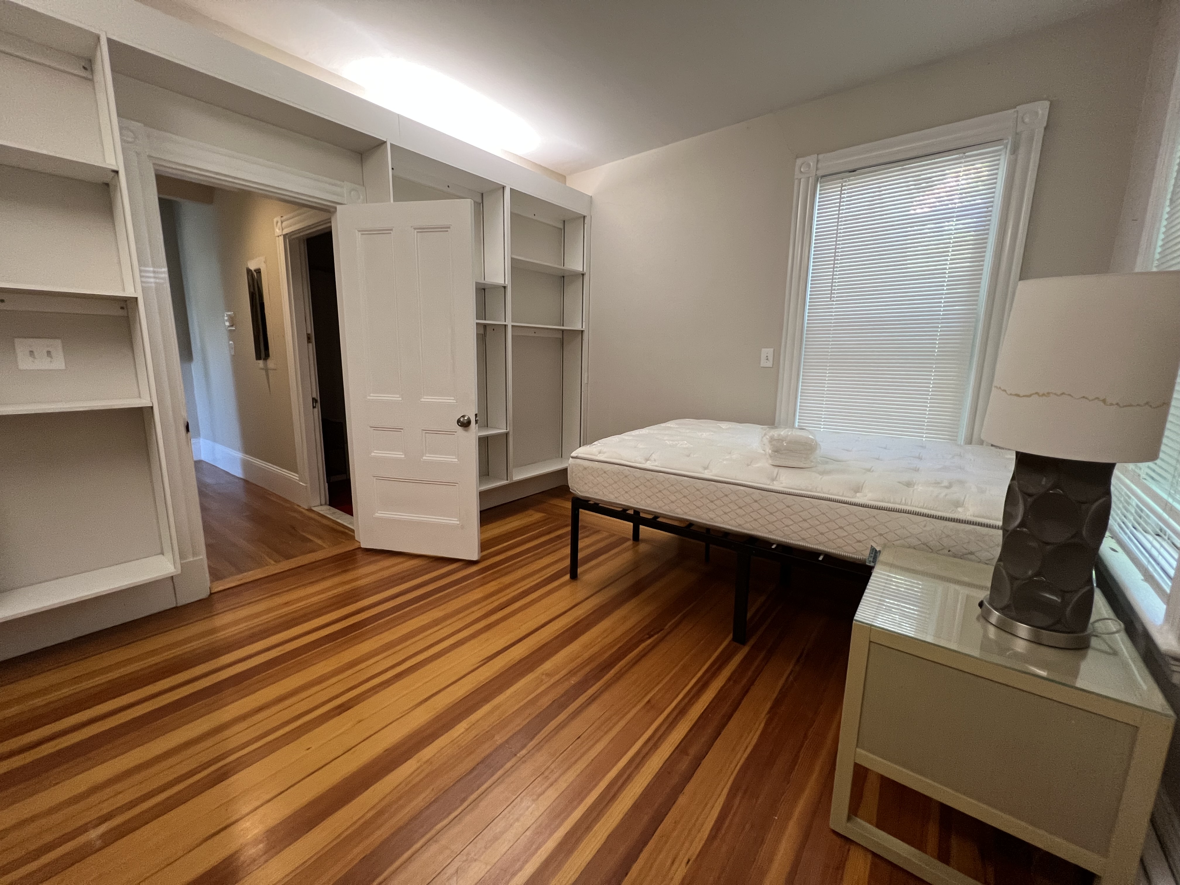 8+ bed, 3.5 bath apartment for rent at 1000 Memorial Dr Unit 2, Harvard Square — photo 16 of 17