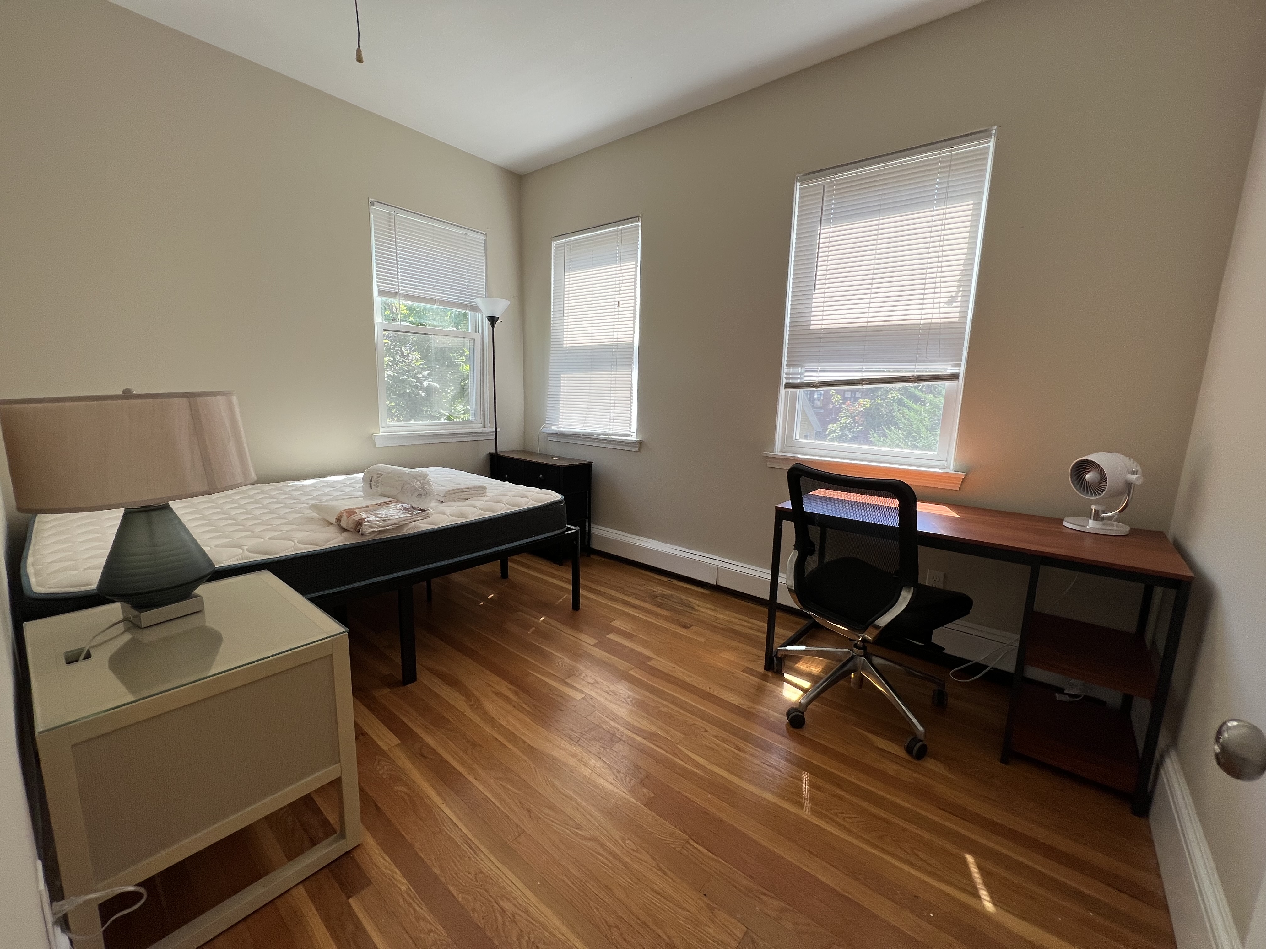 8+ bed, 3.5 bath apartment for rent at 1000 Memorial Dr Unit 2, Harvard Square — photo 15 of 17