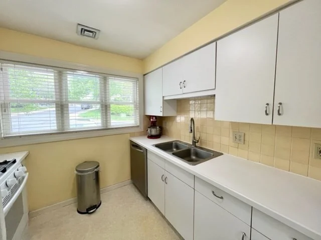 14 Angela Ln, Watertown