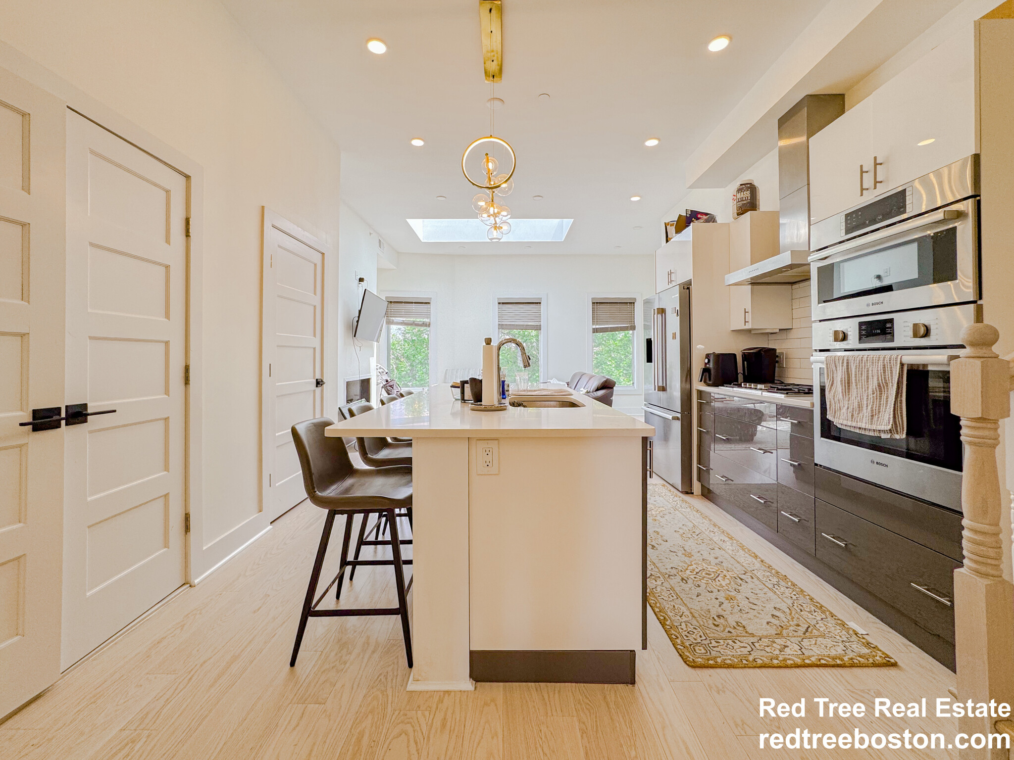 231 Maverick St, East Boston