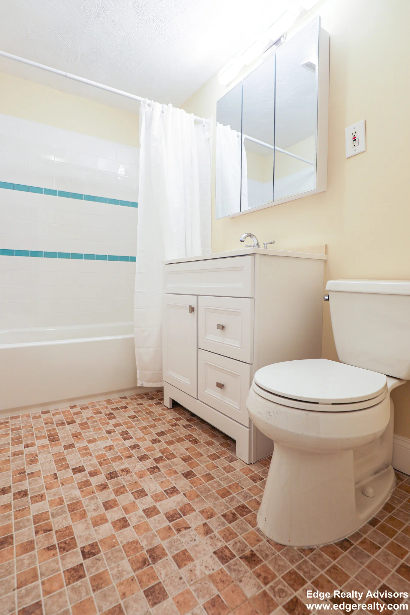 34 Pratt St, Allston