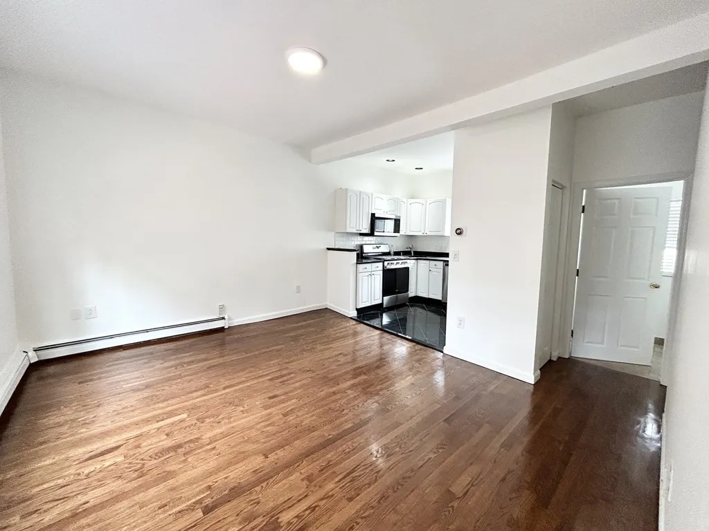 269 Bolton St, South Boston