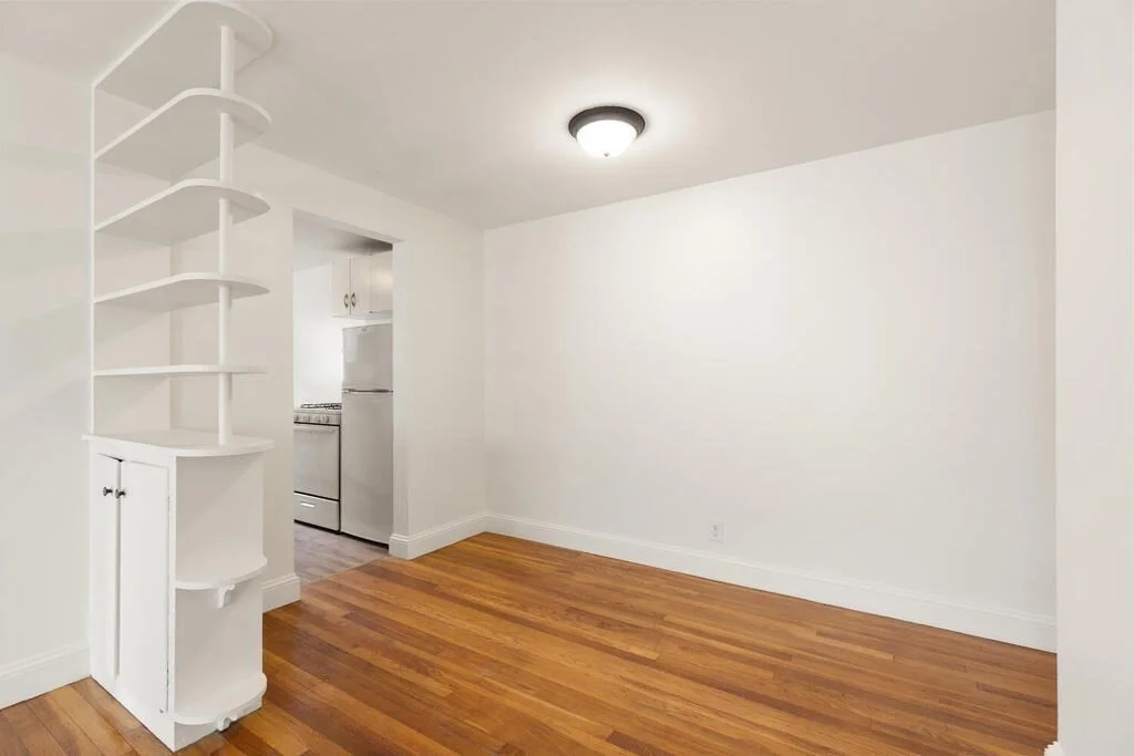 4 Menotomy Rd, Arlington