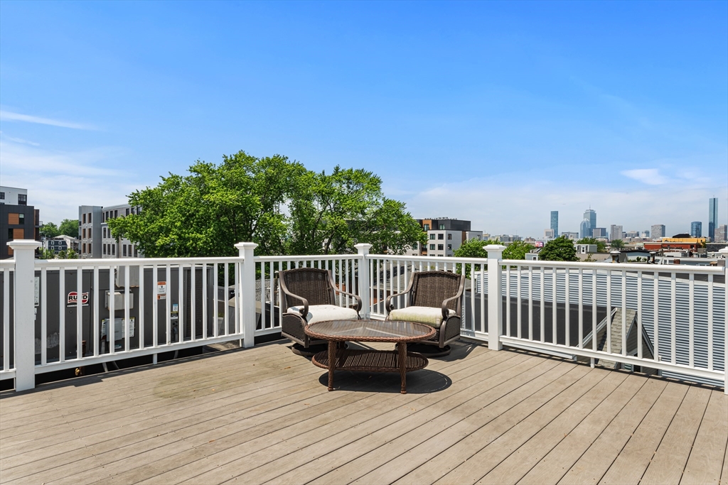 210-212 W 9th St, South Boston