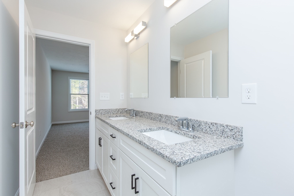 62 Sherburne Ave, Tyngsborough