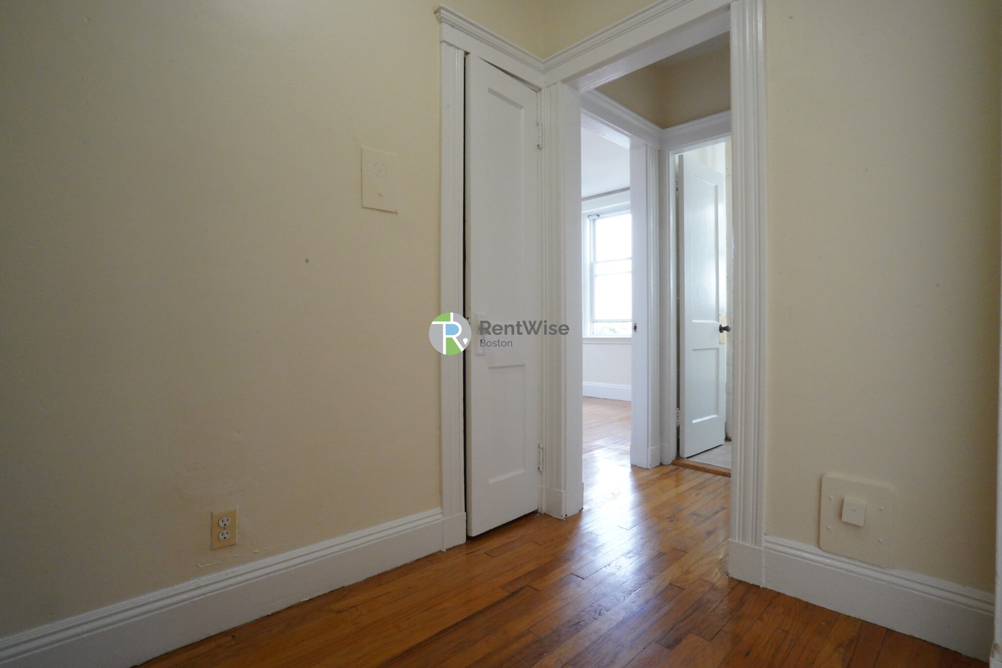 131 Washington St, Brighton