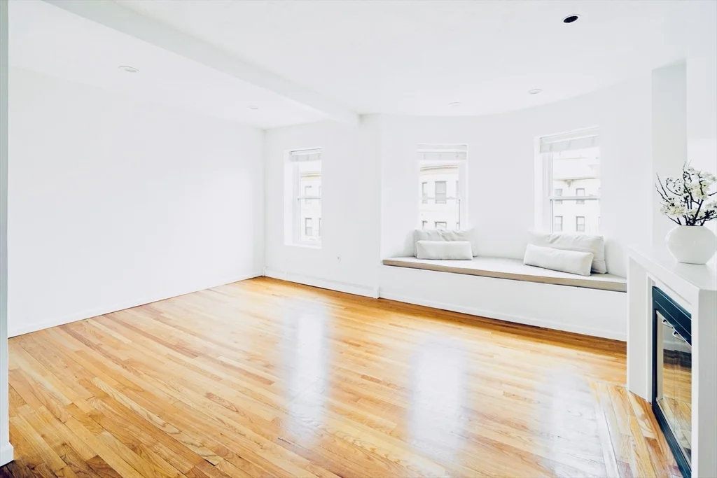 11 Albemarle St, Back Bay