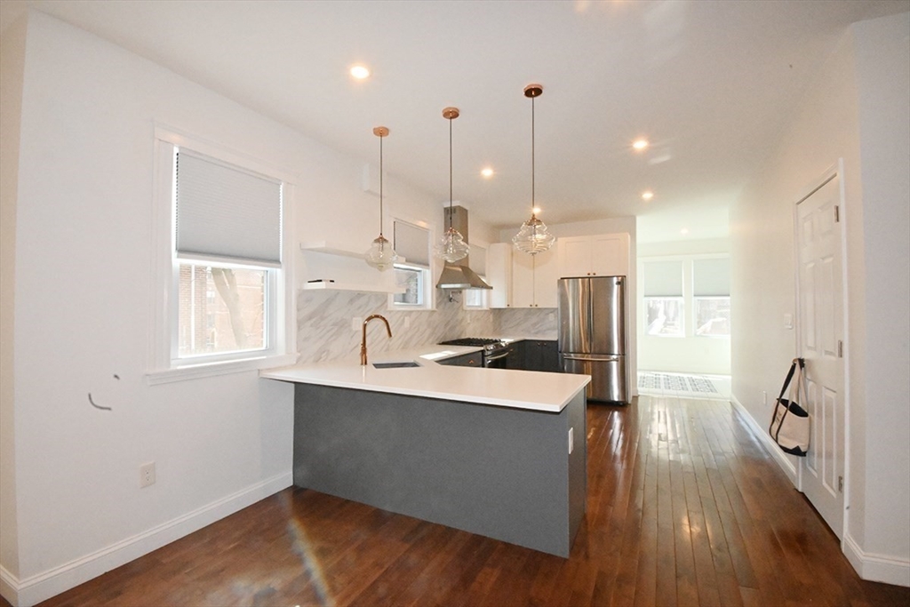 28-30 Schuyler, Roxbury