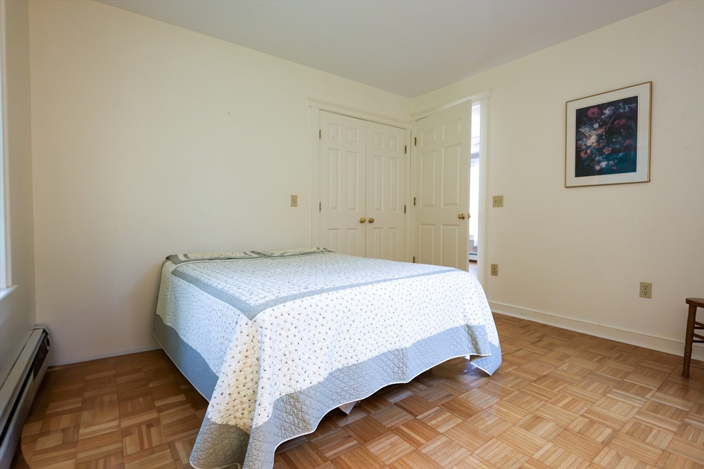 288 Goldthwaite Rd, Whitinsville