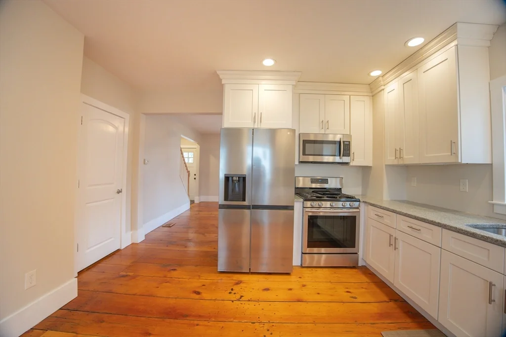 24 Charles St, Westborough