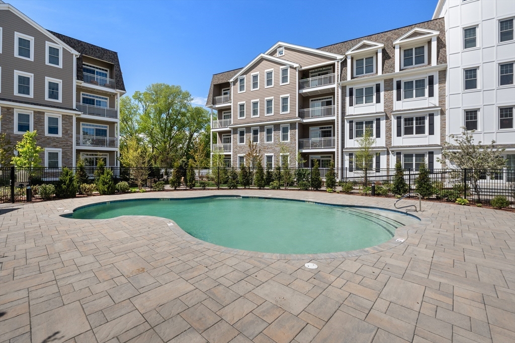 320 Middlesex Ave, Medford