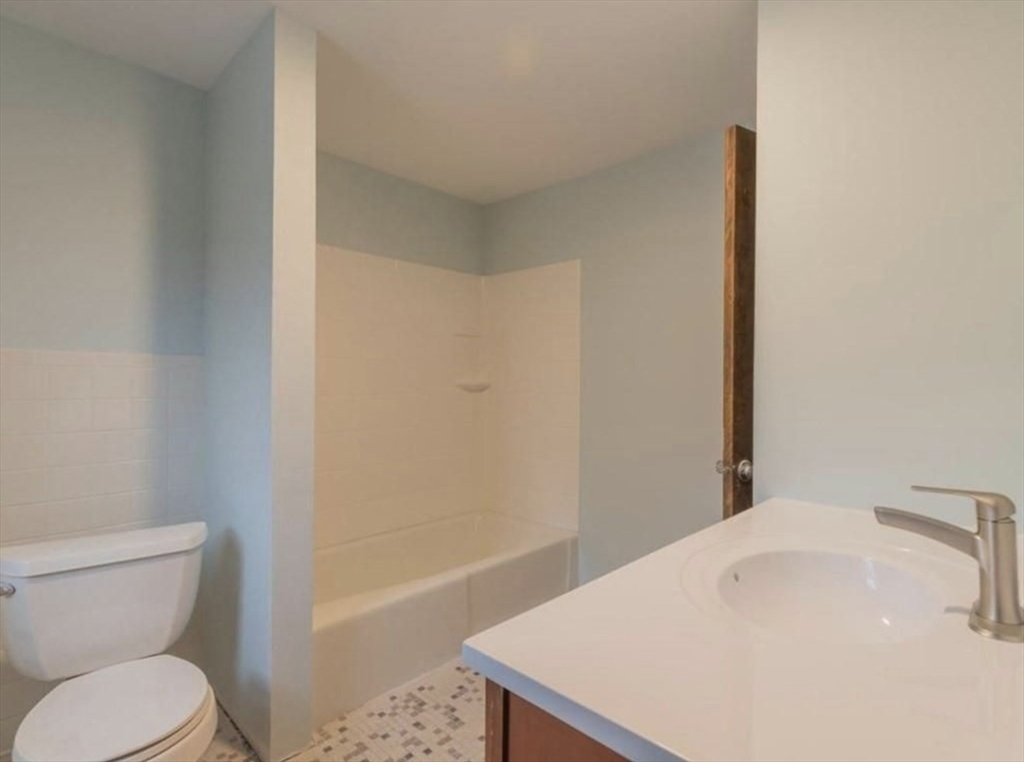 57 Newbury St, Teele Square