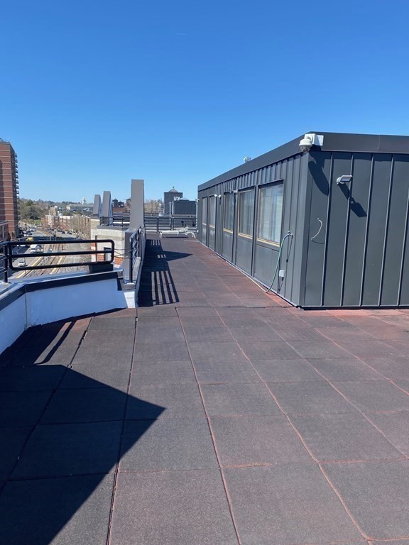 1933 Commonwealth Ave, Brighton