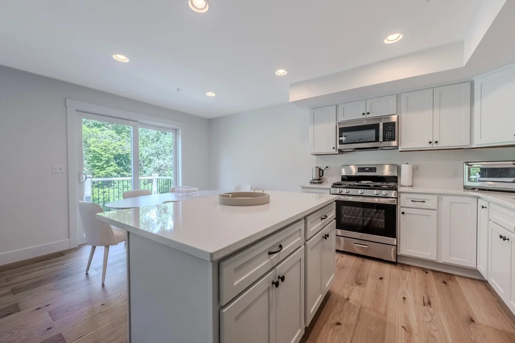 112 Genest St, Dracut
