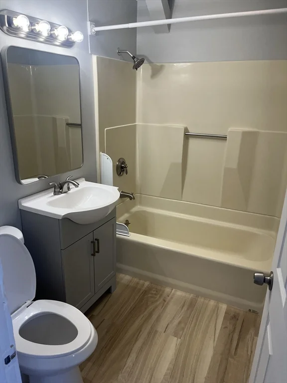 159 E Central, Franklin