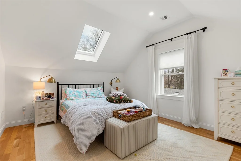 40 Foley Beach Rd, Hingham