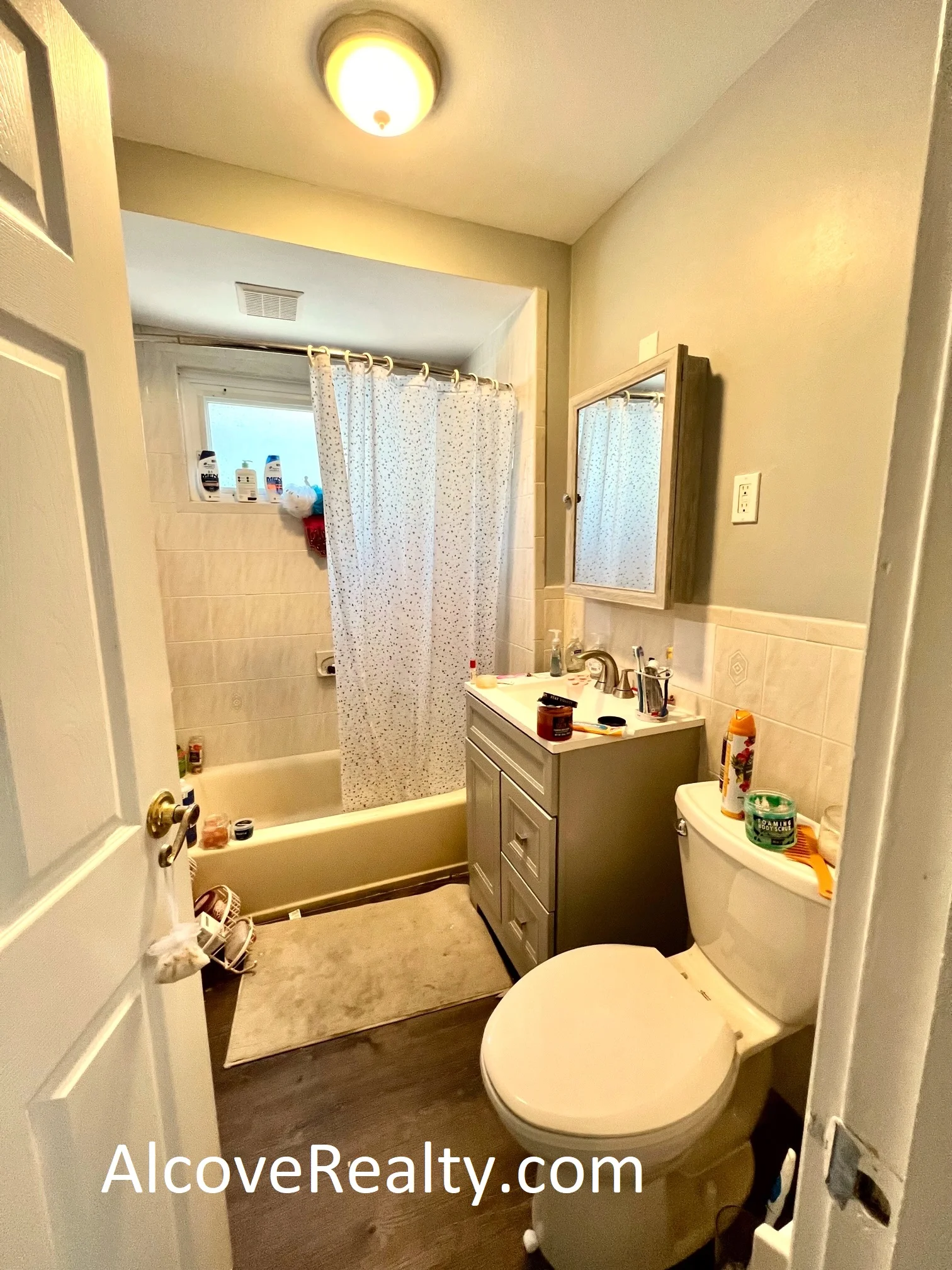 37 Sterling St, West Somerville