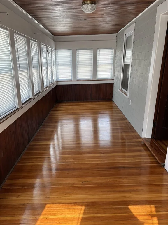 27 Emmons St, Milford