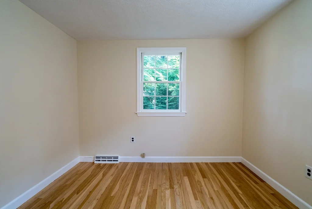 10 Colburn St, Waltham