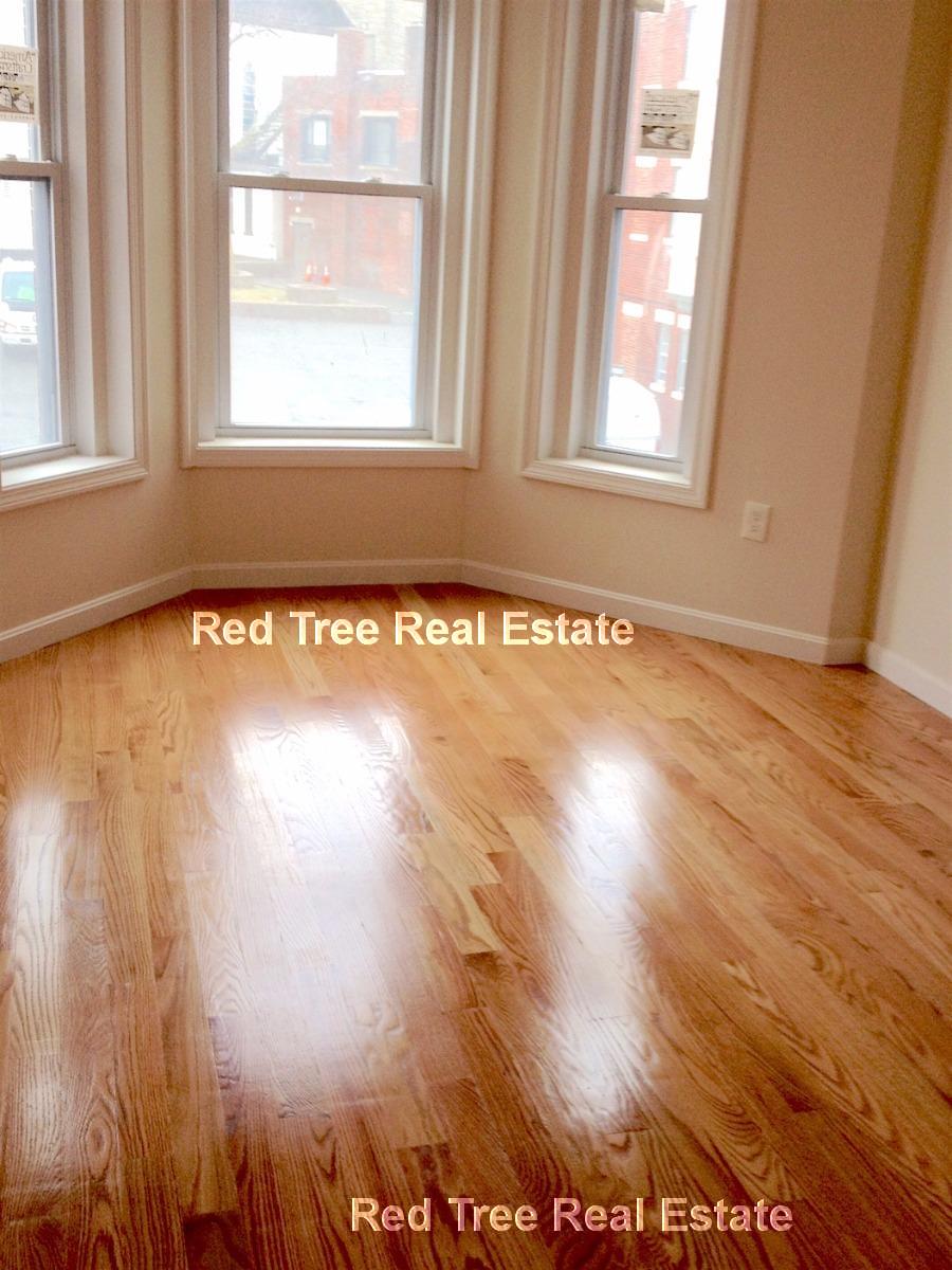 10 Moreland St, Roxbury