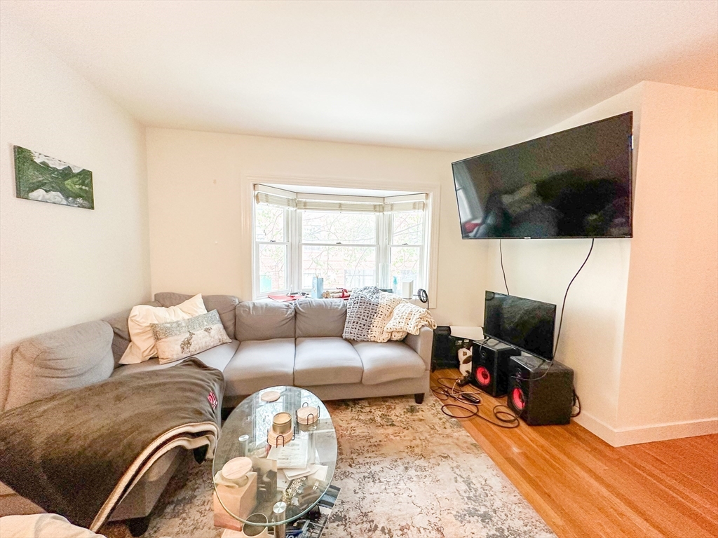 135 Bolton St, South Boston