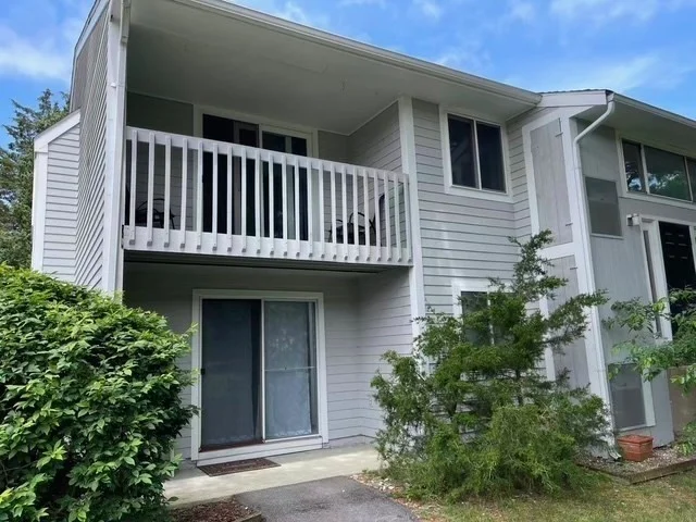 12 Beals Cove Rd, Hingham
