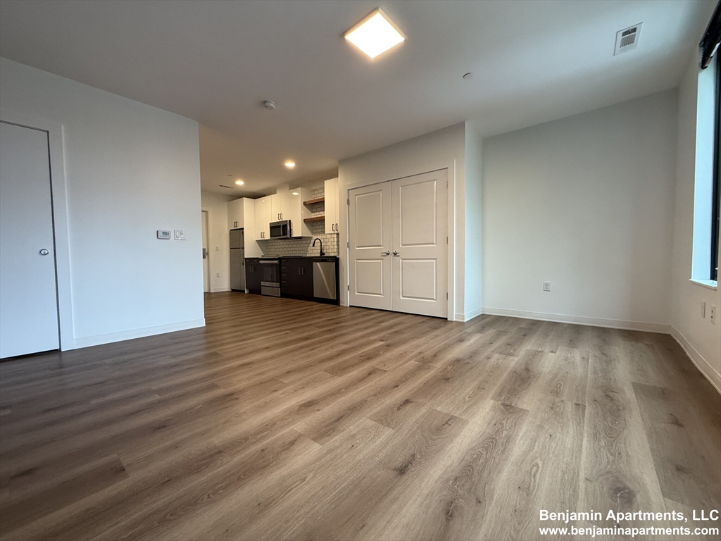 89 Brighton Ave, Allston