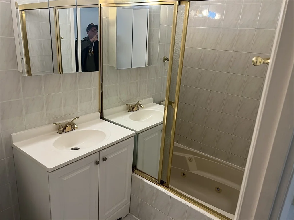 800 Governor's Dr, Winthrop